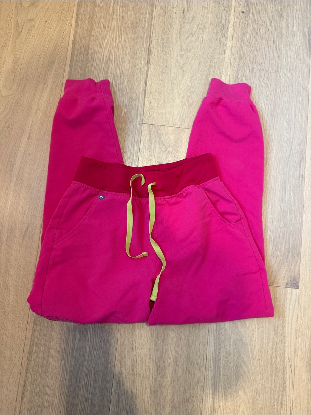Figs women’s  Hot Pink Jogger Size XS